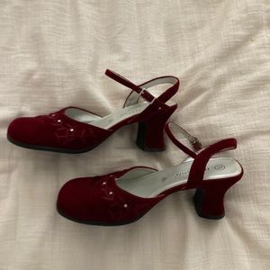 90s RED VELVET KITTEN HEELS